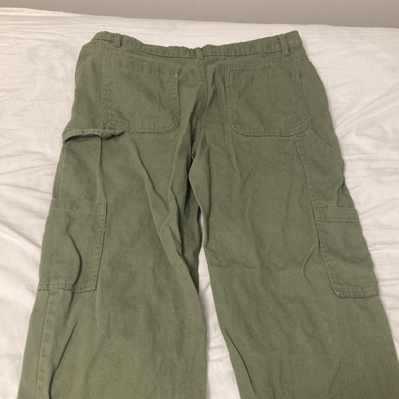 refuge green cargo pants- large NEVER WORN BEFORE - Picture 3 of 3